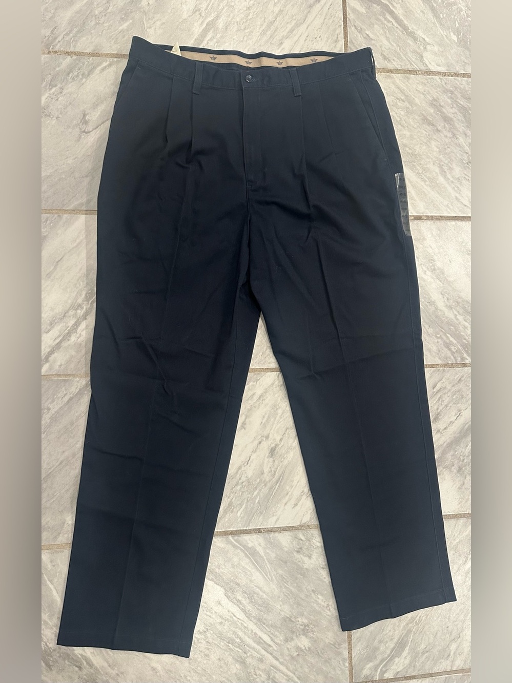 NWT Dockers Mens Navy Classic Khakis Pleated Dress Pants Size 38Wx32L